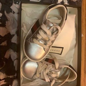 Infant Gucci shoes unisex size 20 European